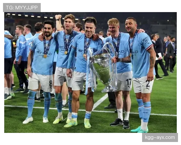 埃德森在曼城的表现稳健，成为防守核心助力球队冲击冠军荣耀